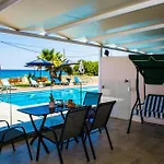 Fanis Seafront Apartment