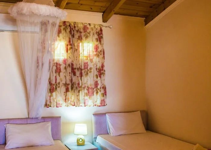 Fanis Seafront Apartment Agios Gordios (Corfu)
